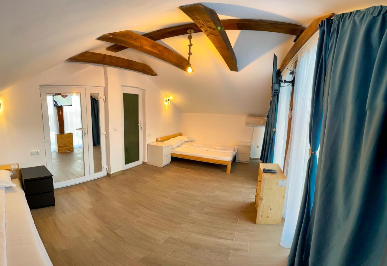 Casa De La Balta Hotel Rieni ภายนอก รูปภาพ